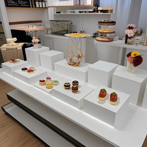 白色亚克力展示盒子立方体食品甜品有机玻璃道具展示盒空心亚克力